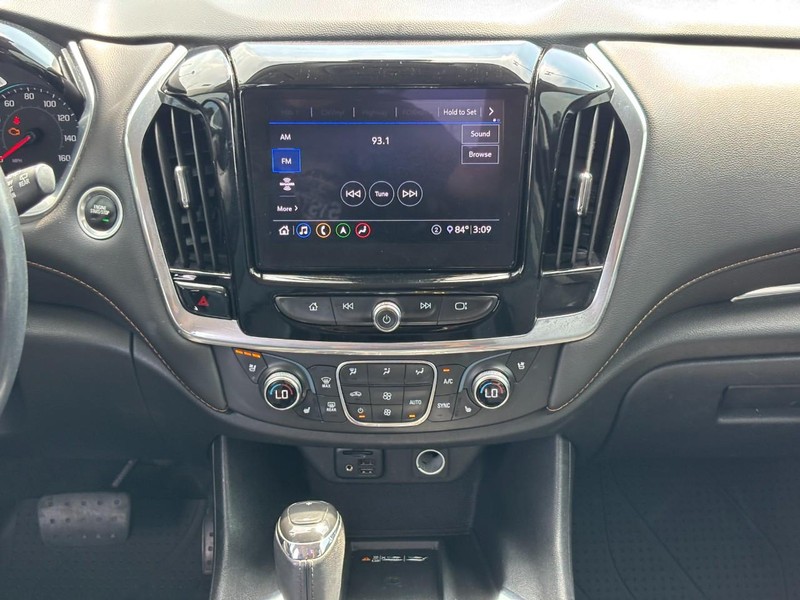 Chevrolet Traverse Vehicle Full-screen Gallery Image 14
