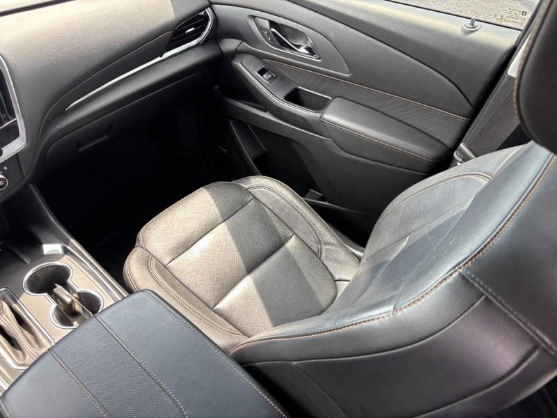 Chevrolet Traverse Vehicle Full-screen Gallery Image 15