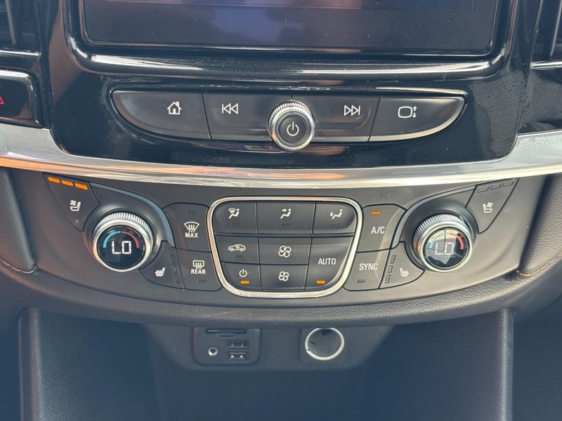 Chevrolet Traverse Vehicle Full-screen Gallery Image 23