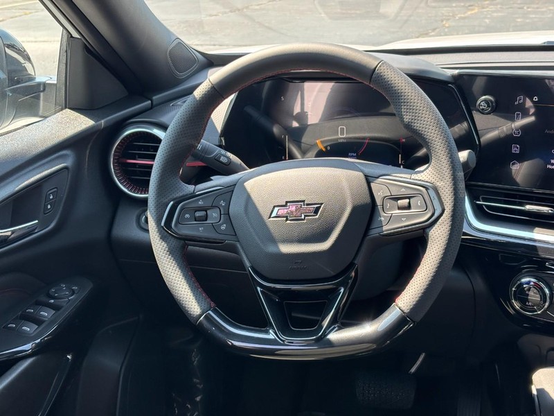 Chevrolet Trax Vehicle Full-screen Gallery Image 7