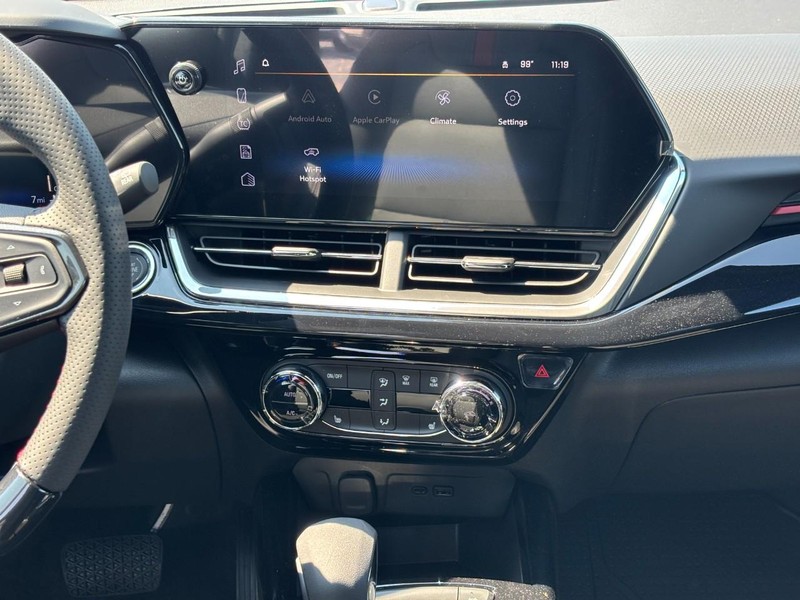 Chevrolet Trax Vehicle Full-screen Gallery Image 8
