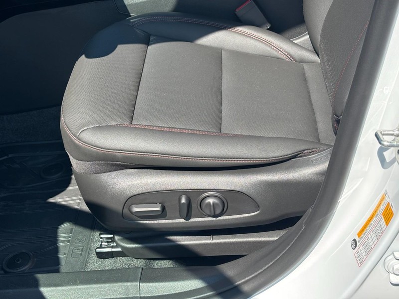 Chevrolet Trax Vehicle Full-screen Gallery Image 10