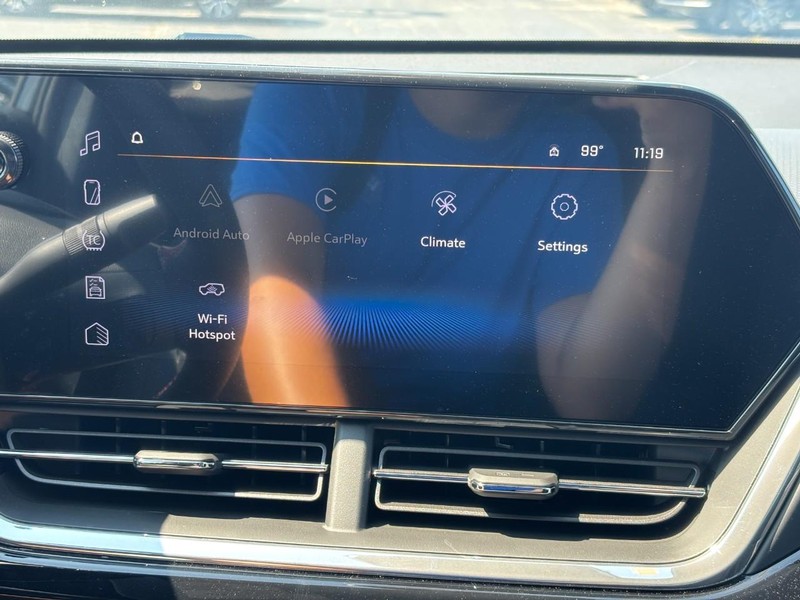 Chevrolet Trax Vehicle Full-screen Gallery Image 15
