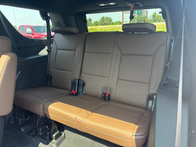 Chevrolet Tahoe Vehicle Full-screen Gallery Image 5