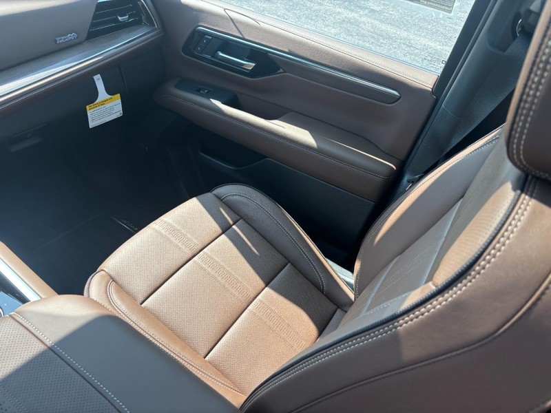Chevrolet Tahoe Vehicle Full-screen Gallery Image 10