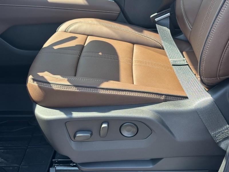 Chevrolet Tahoe Vehicle Full-screen Gallery Image 11