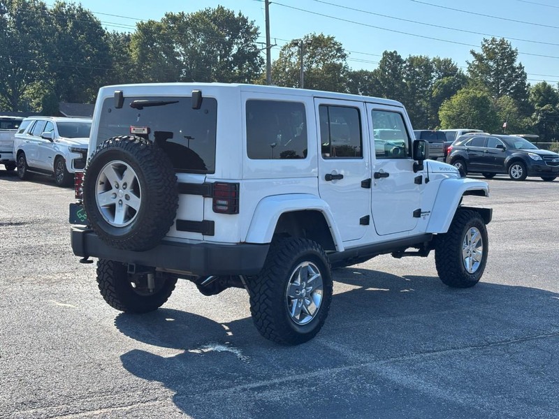 Jeep Wrangler Unlimited Vehicle Full-screen Gallery Image 5