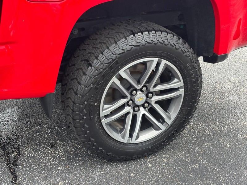 Chevrolet Colorado Vehicle Full-screen Gallery Image 09