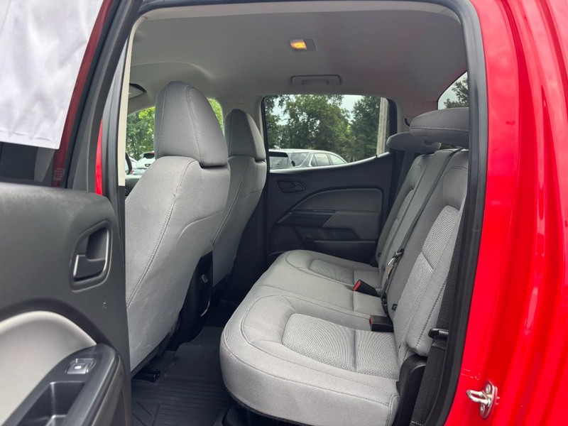 Chevrolet Colorado Vehicle Full-screen Gallery Image 10