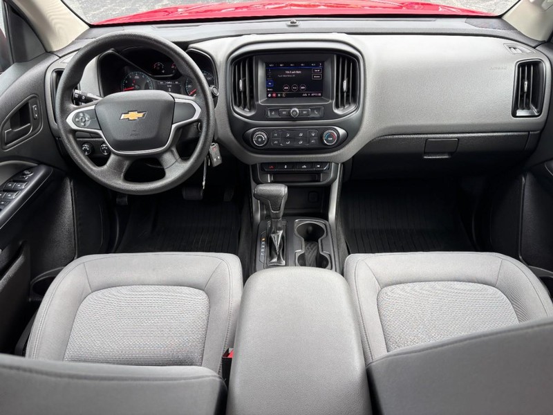 Chevrolet Colorado Vehicle Full-screen Gallery Image 11
