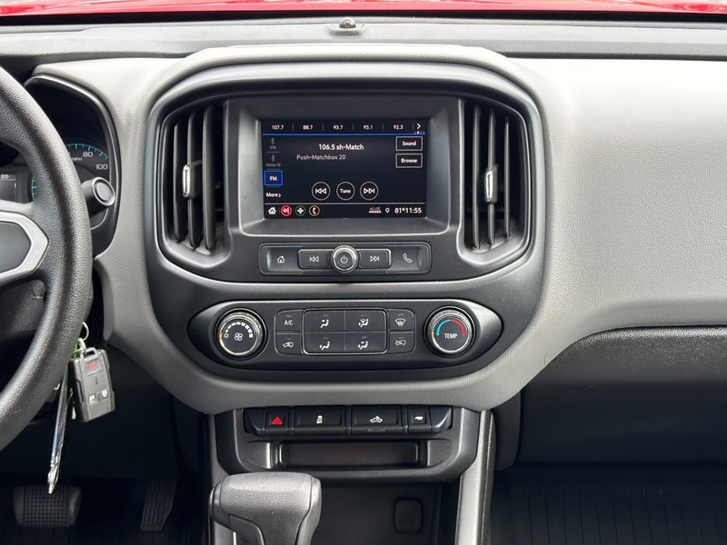 Chevrolet Colorado Vehicle Full-screen Gallery Image 13
