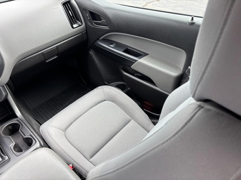 Chevrolet Colorado Vehicle Full-screen Gallery Image 14