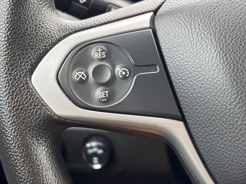 Chevrolet Colorado Vehicle Full-screen Gallery Image 17