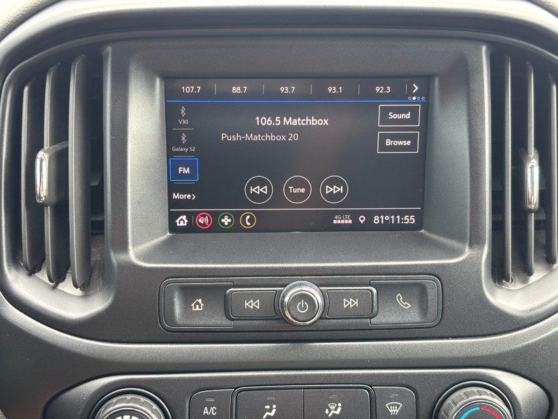 Chevrolet Colorado Vehicle Full-screen Gallery Image 19