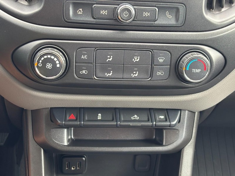 Chevrolet Colorado Vehicle Full-screen Gallery Image 21