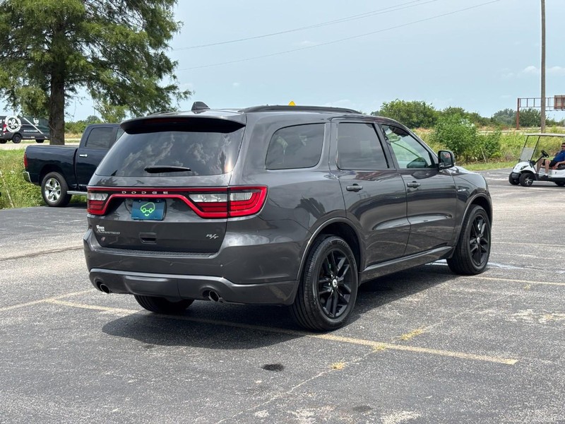 Dodge Durango Vehicle Full-screen Gallery Image 05