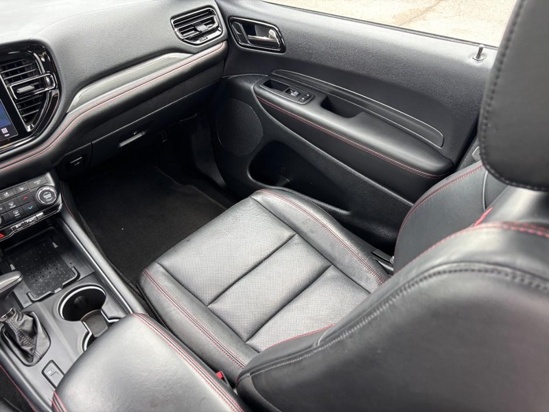 Dodge Durango Vehicle Full-screen Gallery Image 15