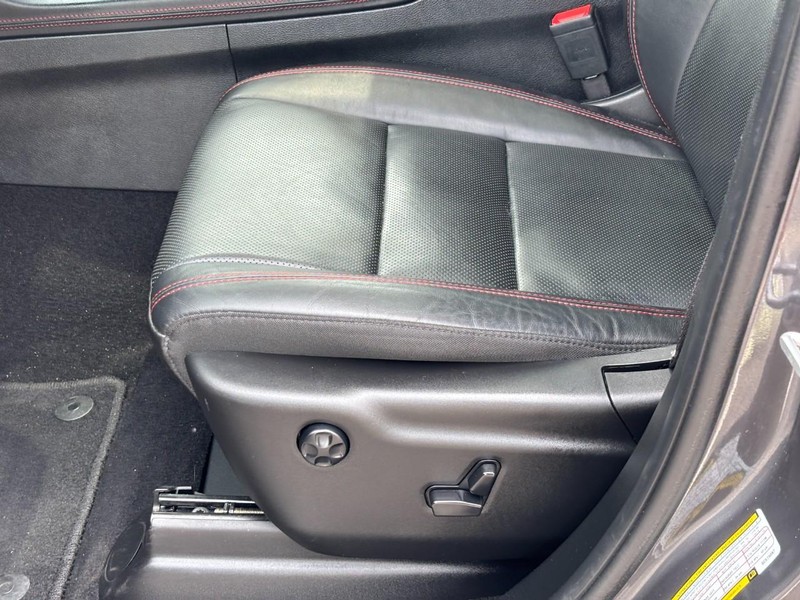 Dodge Durango Vehicle Full-screen Gallery Image 17