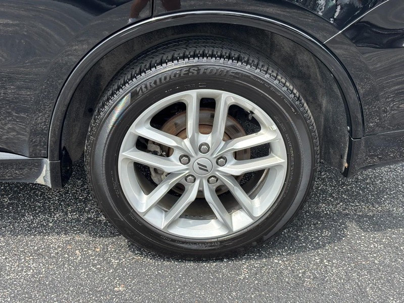 Dodge Durango Vehicle Full-screen Gallery Image 09