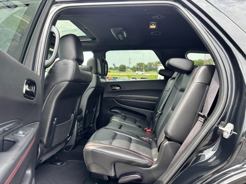 Dodge Durango Vehicle Full-screen Gallery Image 11
