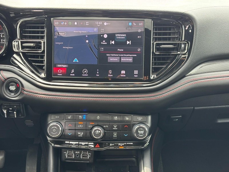 Dodge Durango Vehicle Full-screen Gallery Image 15