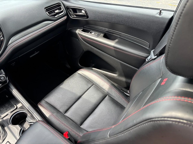 Dodge Durango Vehicle Full-screen Gallery Image 16