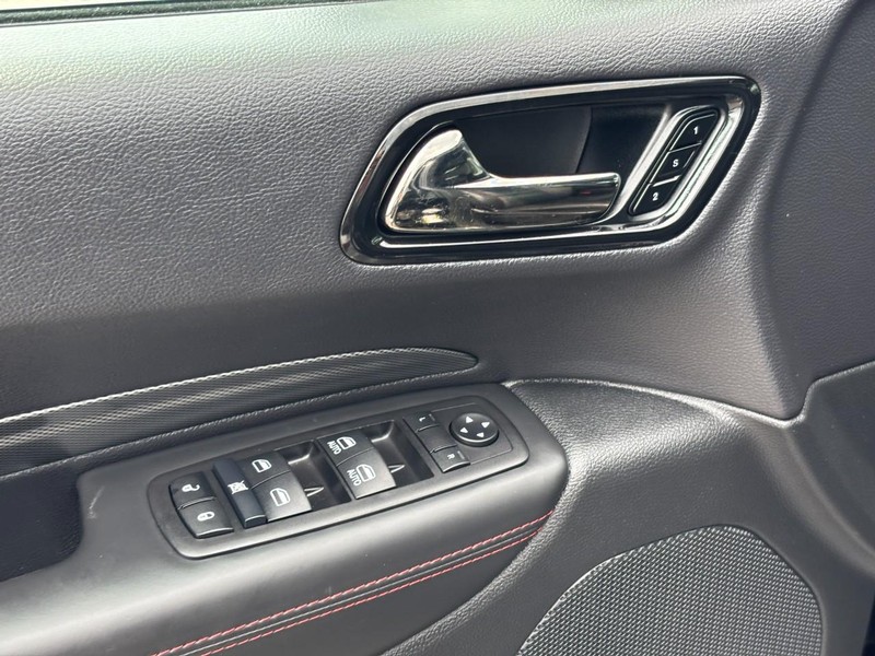 Dodge Durango Vehicle Full-screen Gallery Image 18