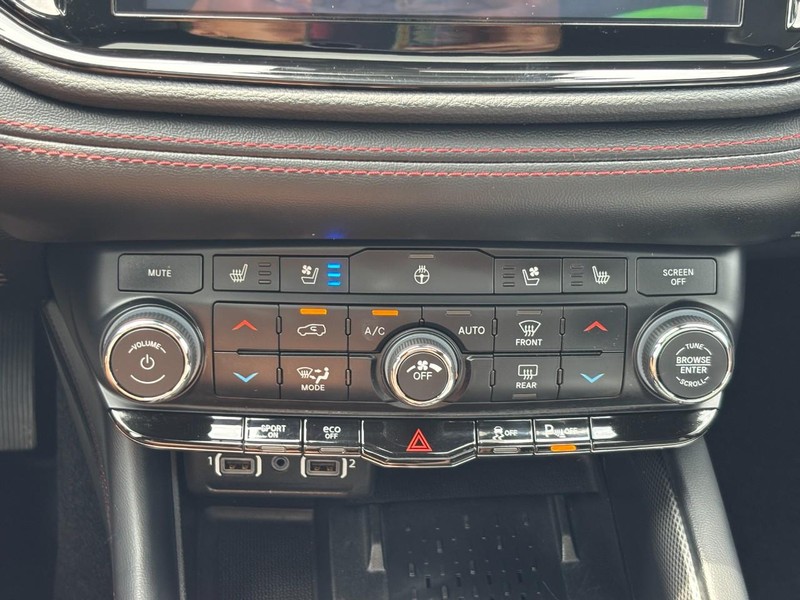 Dodge Durango Vehicle Full-screen Gallery Image 25