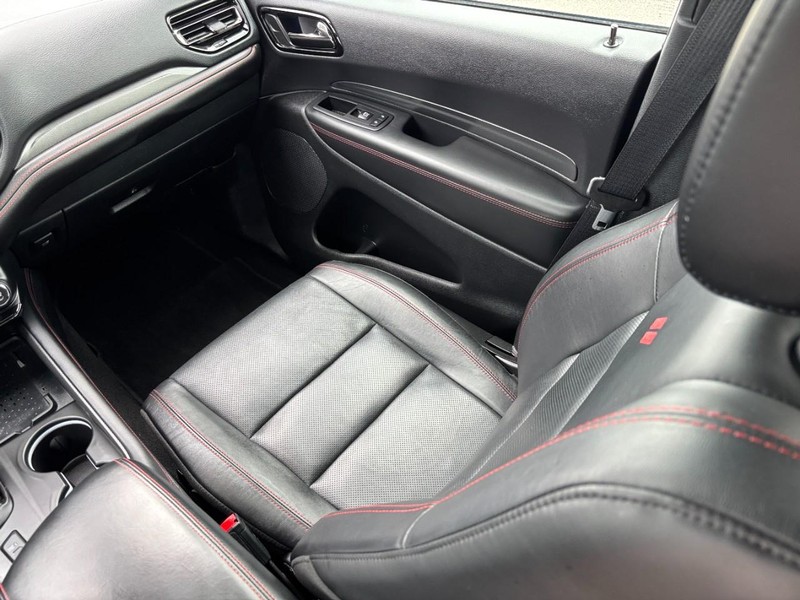 Dodge Durango Vehicle Full-screen Gallery Image 15