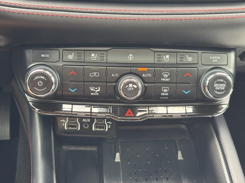 Dodge Durango Vehicle Full-screen Gallery Image 25
