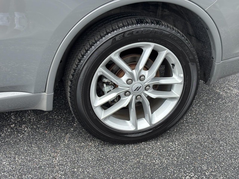 Dodge Durango Vehicle Full-screen Gallery Image 09