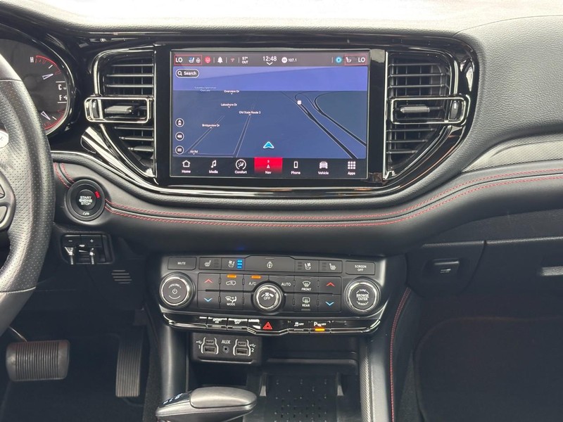Dodge Durango Vehicle Full-screen Gallery Image 14
