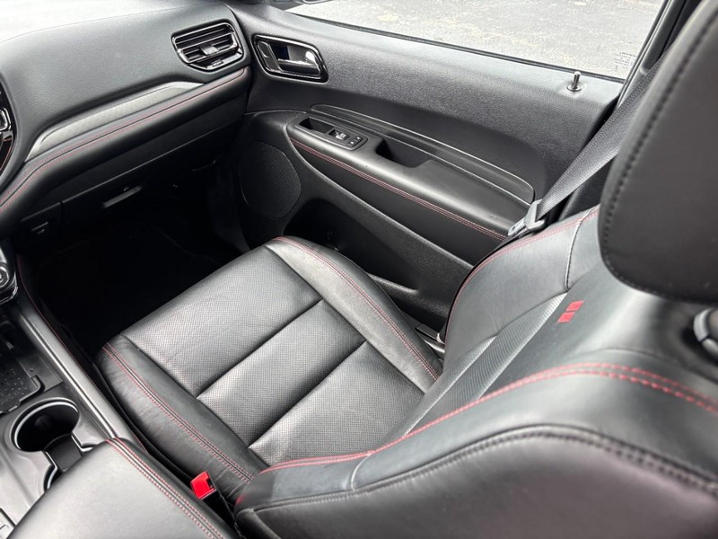Dodge Durango Vehicle Full-screen Gallery Image 15