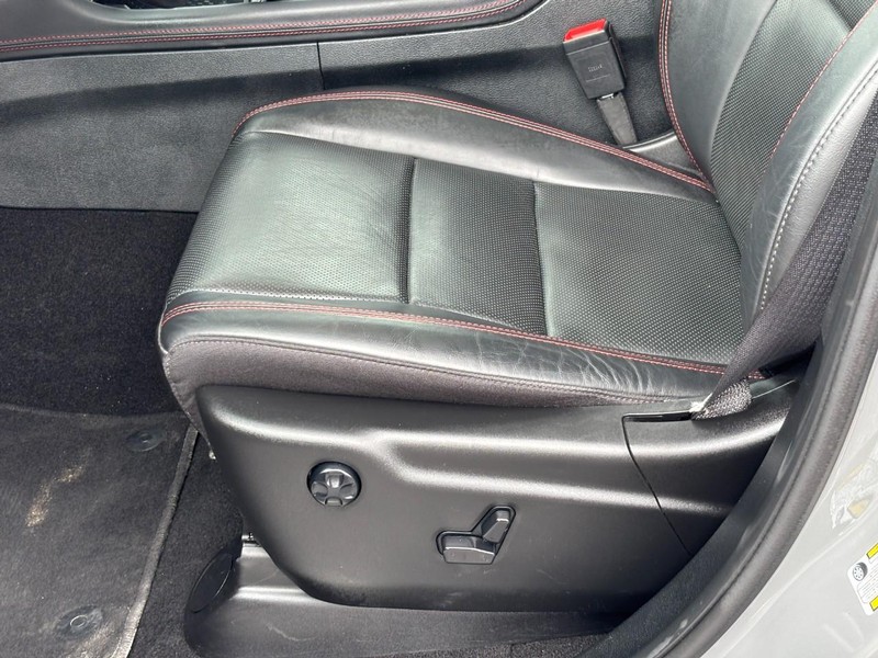 Dodge Durango Vehicle Full-screen Gallery Image 17