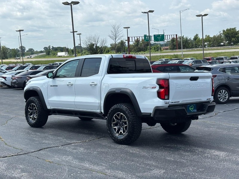 Chevrolet Colorado Vehicle Full-screen Gallery Image 03