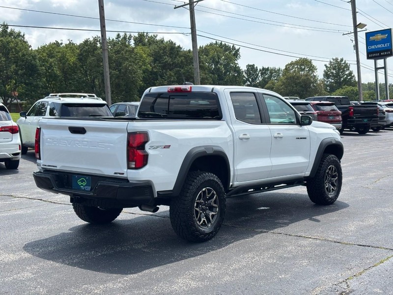 Chevrolet Colorado Vehicle Full-screen Gallery Image 05