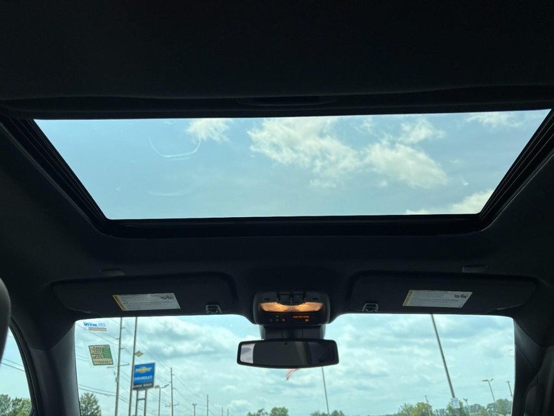 Chevrolet Colorado Vehicle Full-screen Gallery Image 11