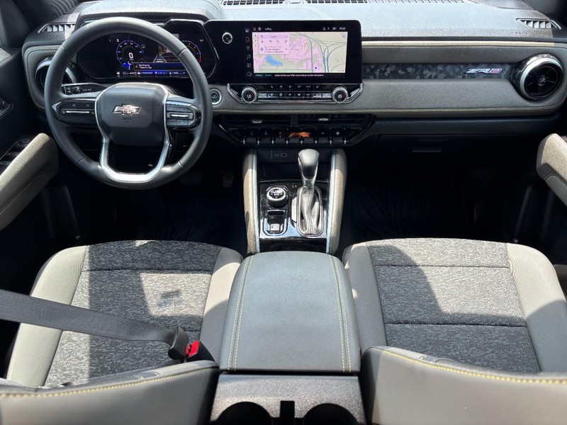 Chevrolet Colorado Vehicle Full-screen Gallery Image 12