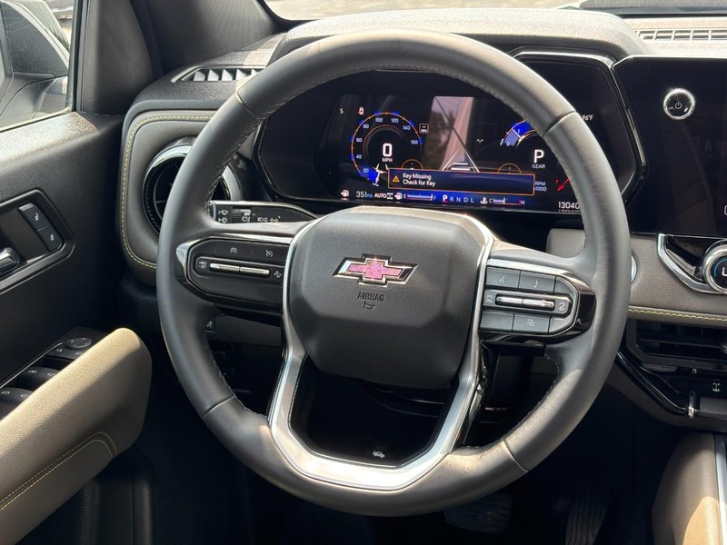 Chevrolet Colorado Vehicle Full-screen Gallery Image 13