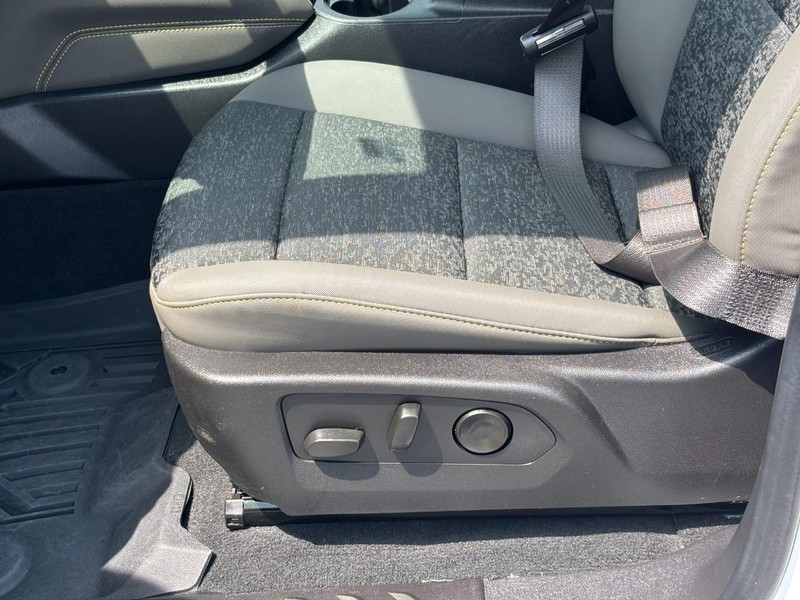 Chevrolet Colorado Vehicle Full-screen Gallery Image 16