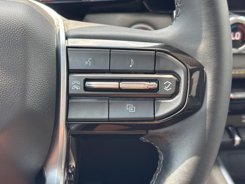 Chevrolet Colorado Vehicle Full-screen Gallery Image 19