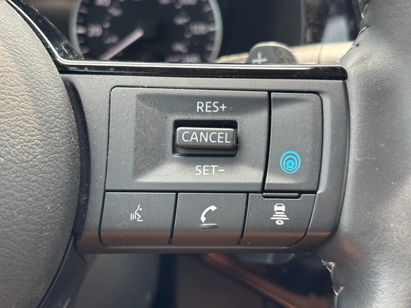 Nissan Pathfinder Vehicle Full-screen Gallery Image 19