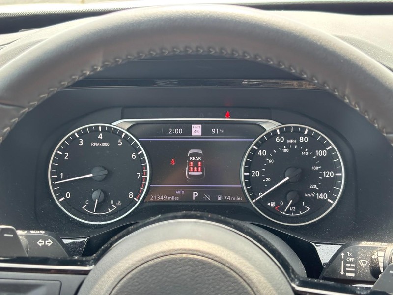 Nissan Pathfinder Vehicle Full-screen Gallery Image 20