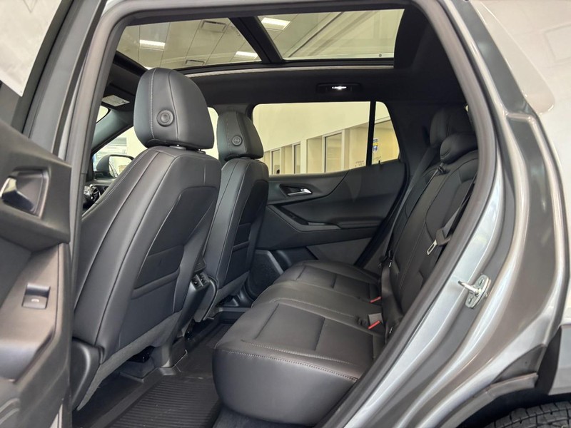 Chevrolet Equinox Vehicle Full-screen Gallery Image 5