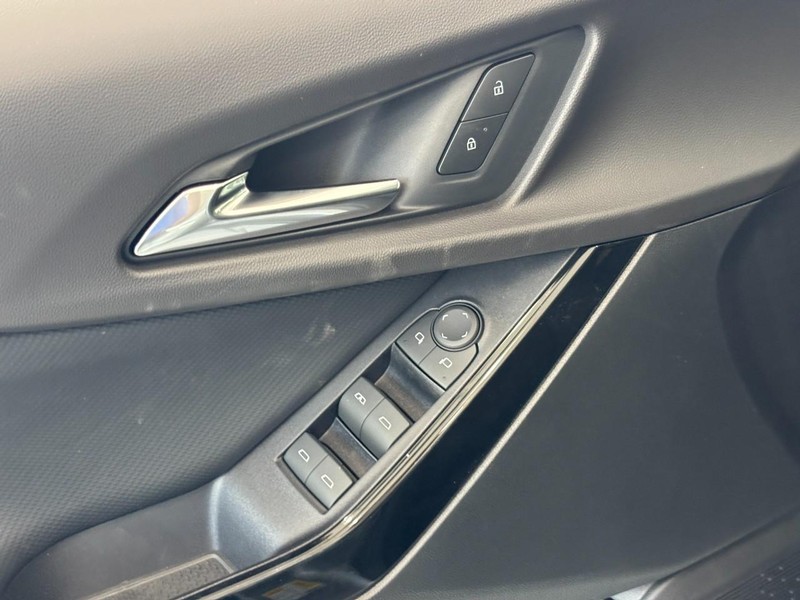 Chevrolet Equinox Vehicle Full-screen Gallery Image 11