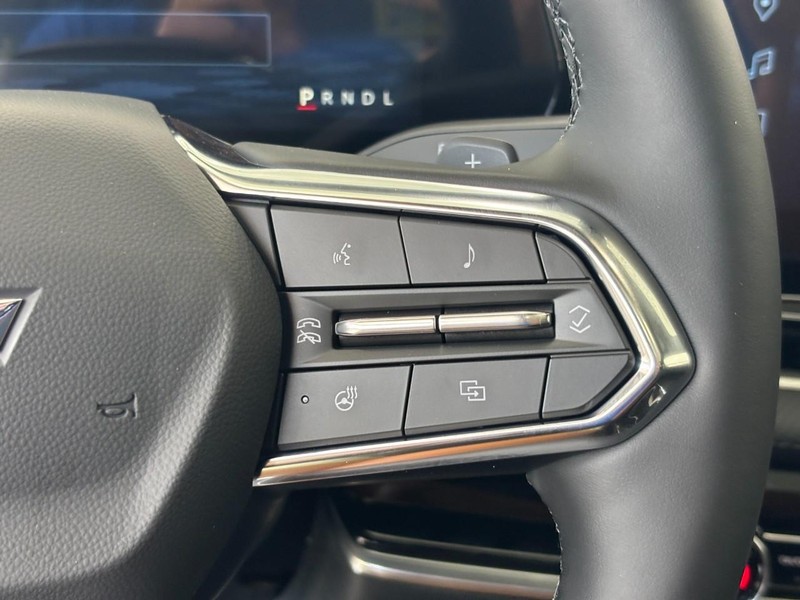 Chevrolet Equinox Vehicle Full-screen Gallery Image 13