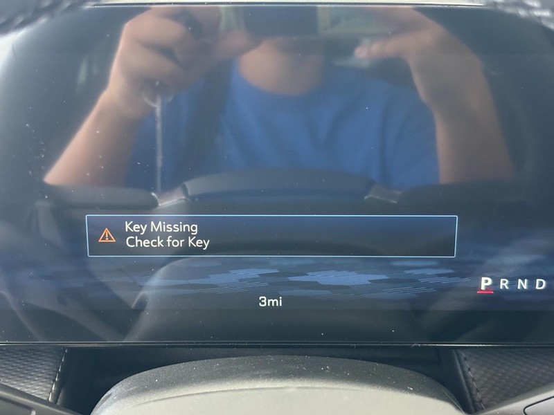 Chevrolet Equinox Vehicle Full-screen Gallery Image 14