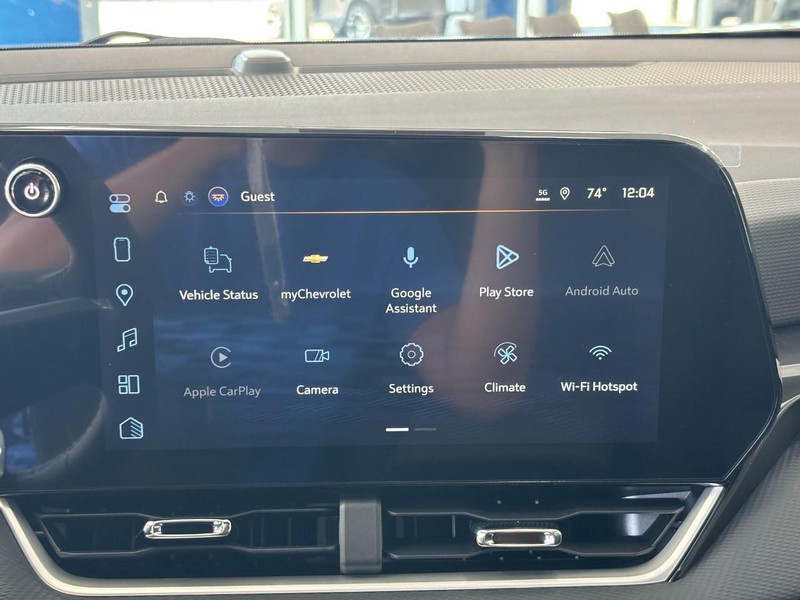 Chevrolet Equinox Vehicle Full-screen Gallery Image 15