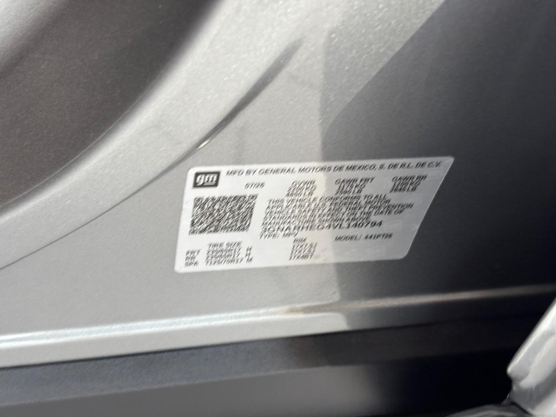Chevrolet Equinox Vehicle Full-screen Gallery Image 17