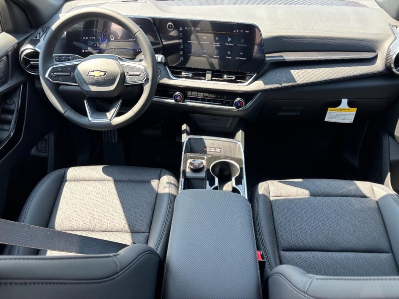 Chevrolet Equinox Vehicle Full-screen Gallery Image 6